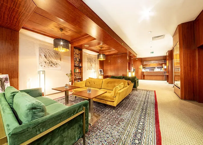 Hotel Arotel Living