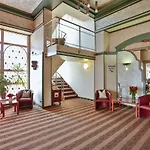 Arotel Living 3*