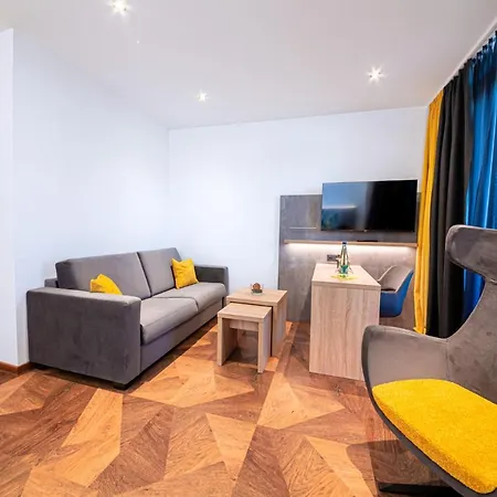 Hotel Arotel Living