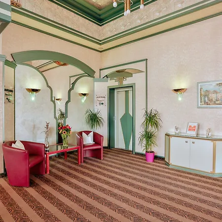 Szálloda Arotel Living