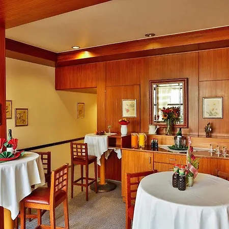 Hotel Arotel Living