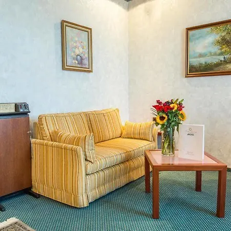 Hotel Arotel Living